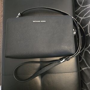 Michael Kors Black Saffiano Crossbody Wallet